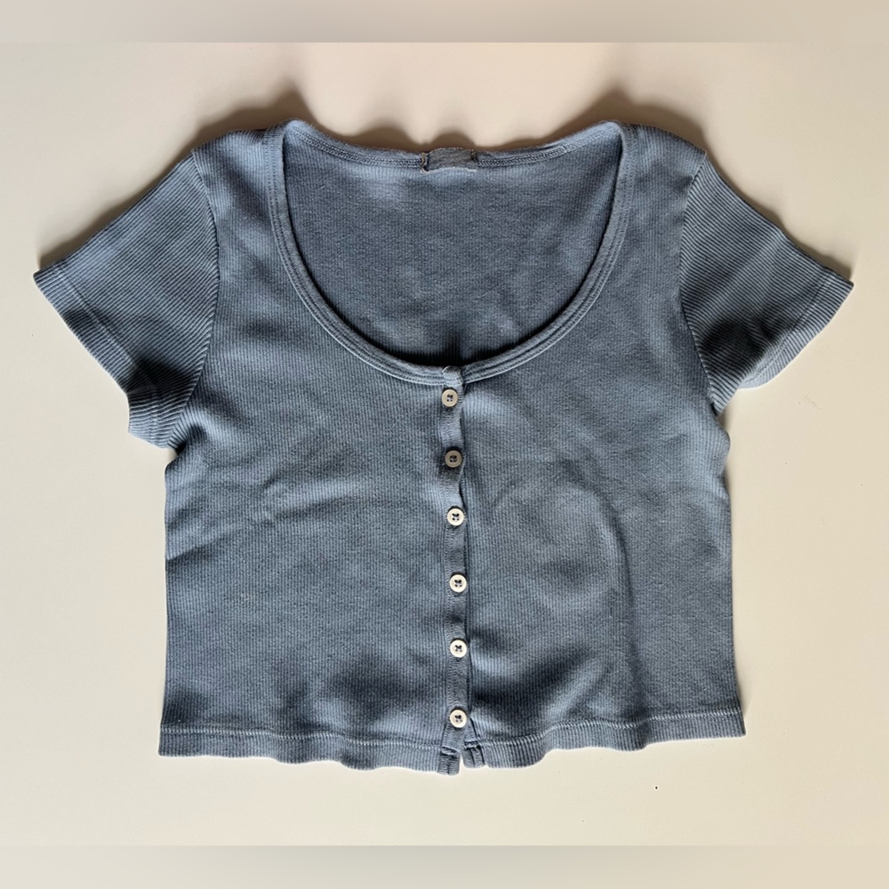 J. Galt / Brandy Melville - Cropped button up top